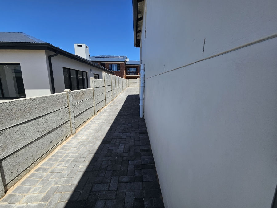 3 Bedroom Property for Sale in Stilbaai Wes Western Cape